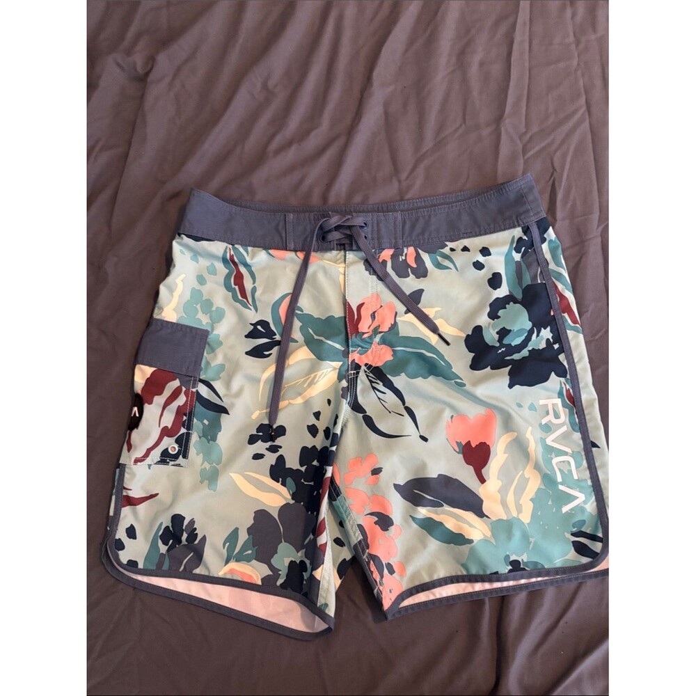 RVCA men’s Mint green Floral board Shorts 34 with Coral hook loop & tie